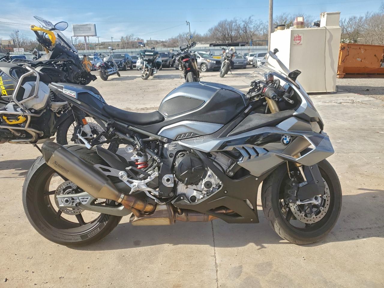 2025 BMW S 1000