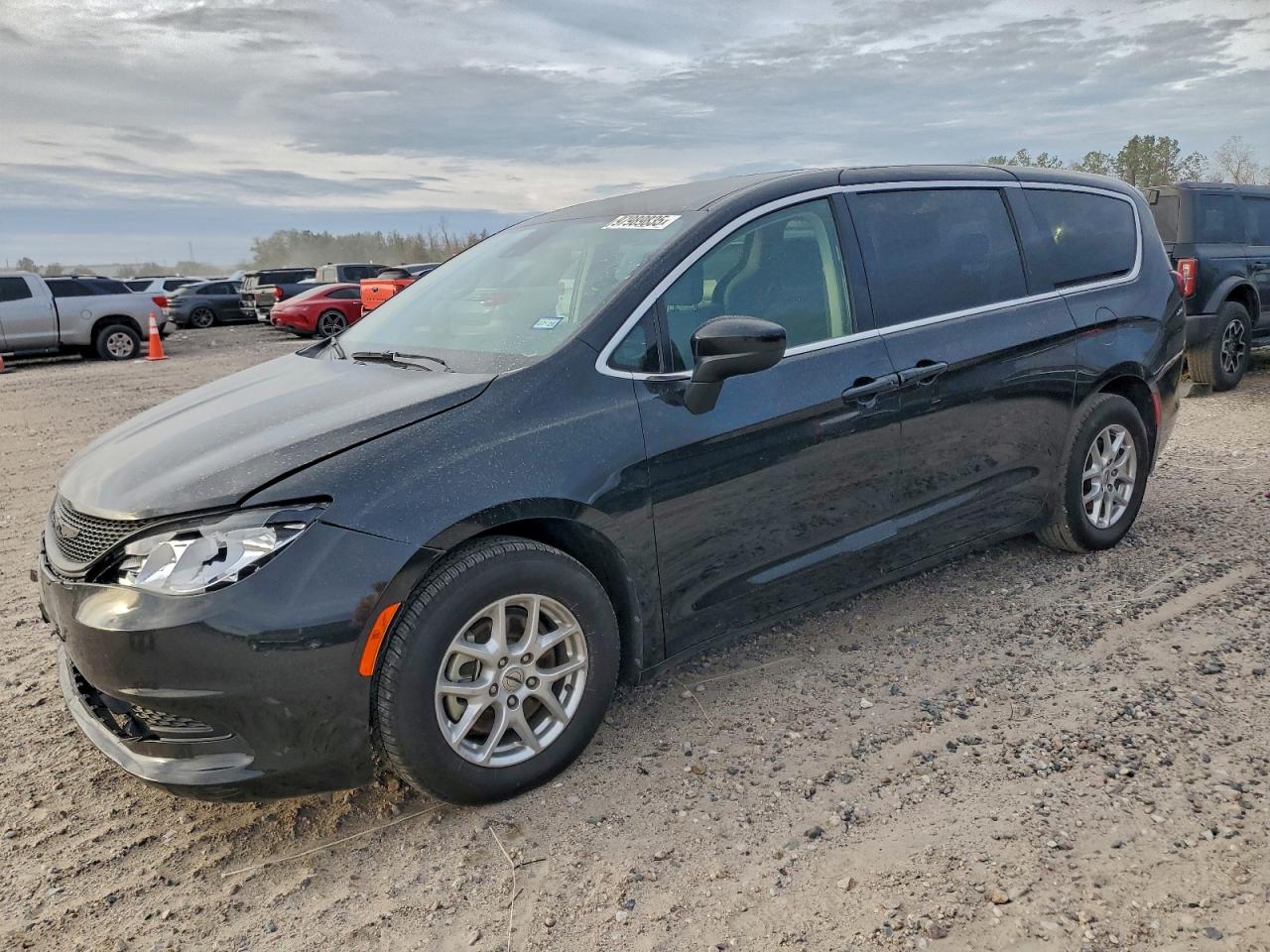 2023 Chrysler Voyager