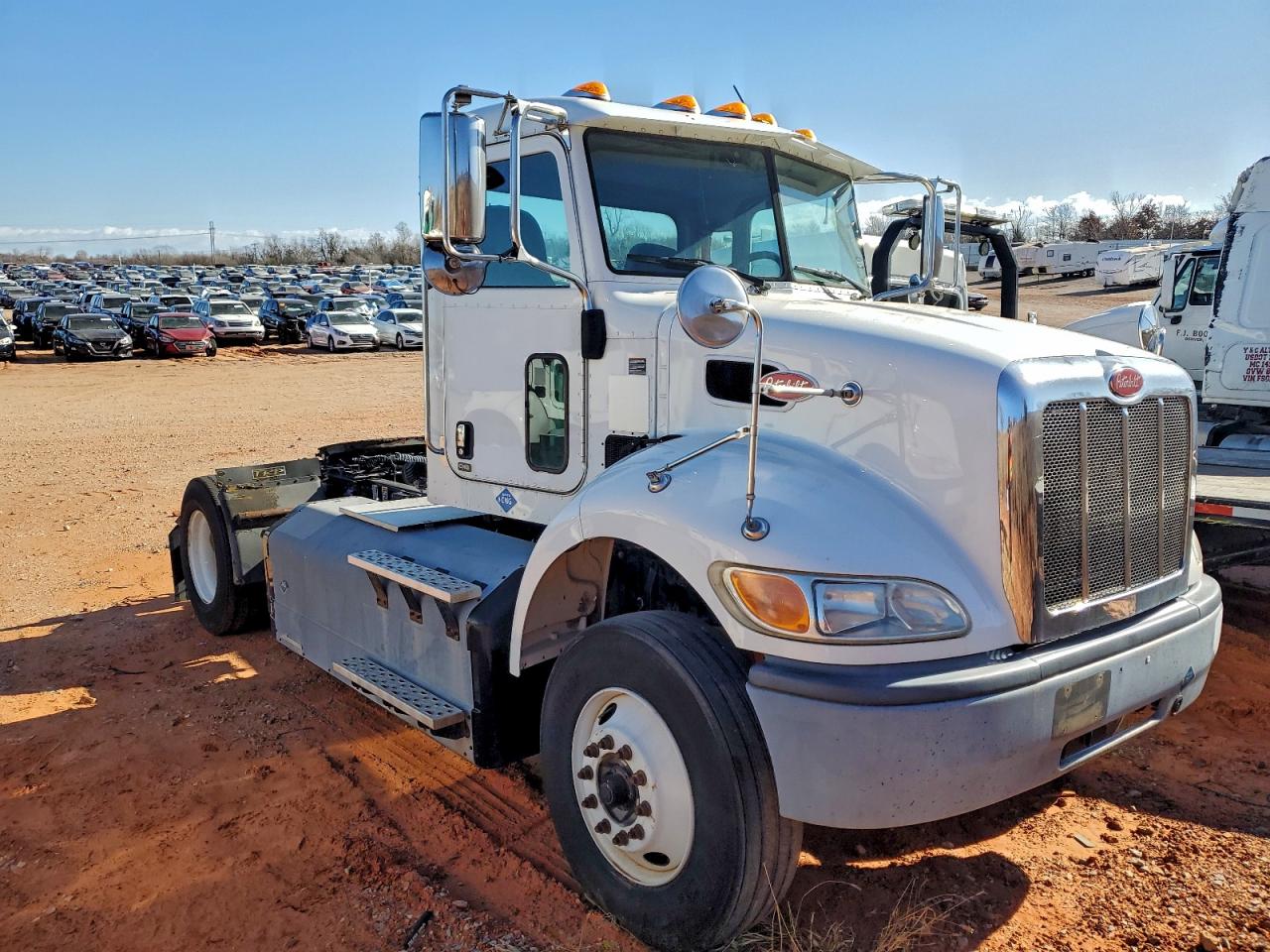 2017 Peterbilt 348
