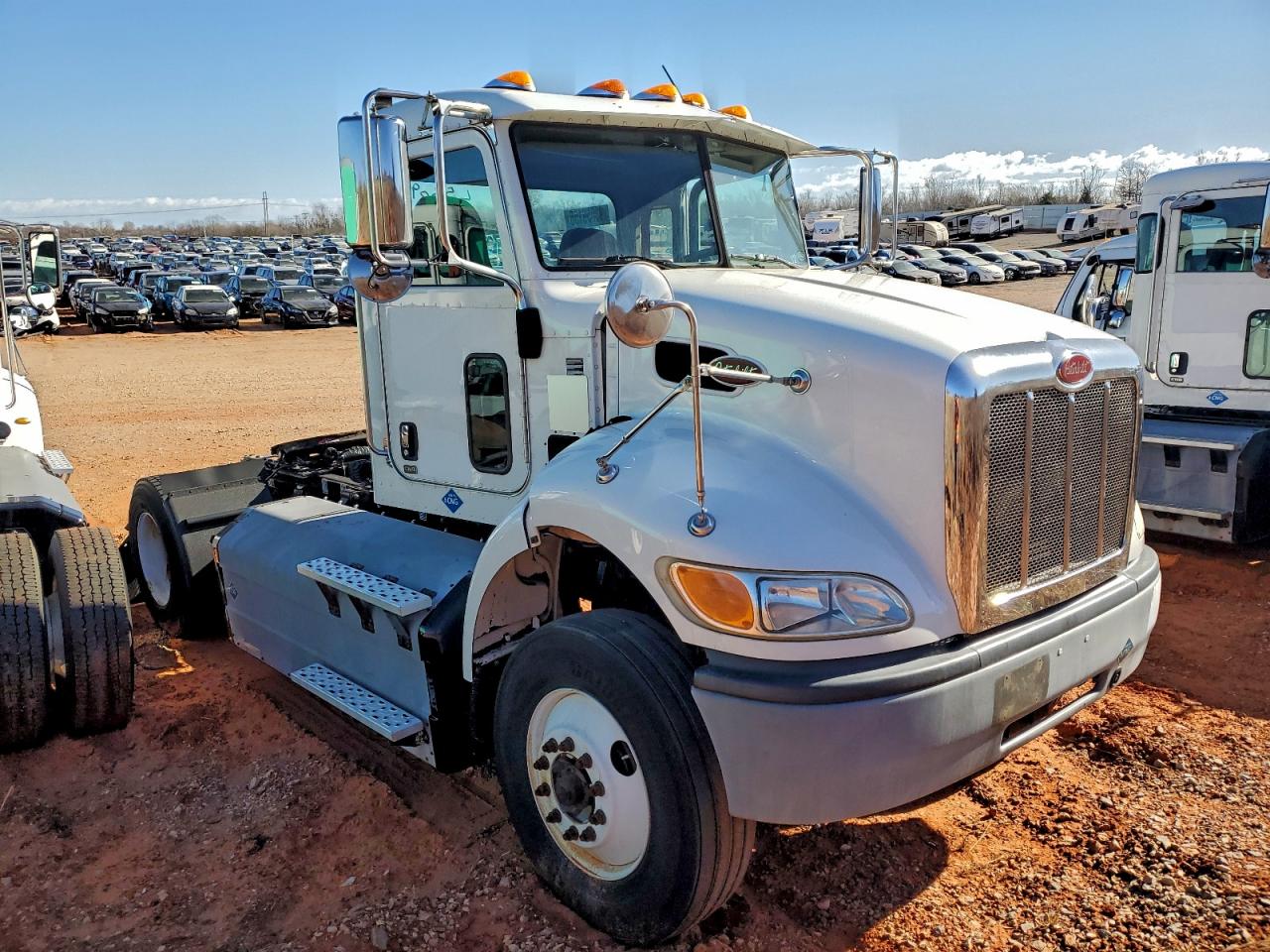 2017 Peterbilt 348