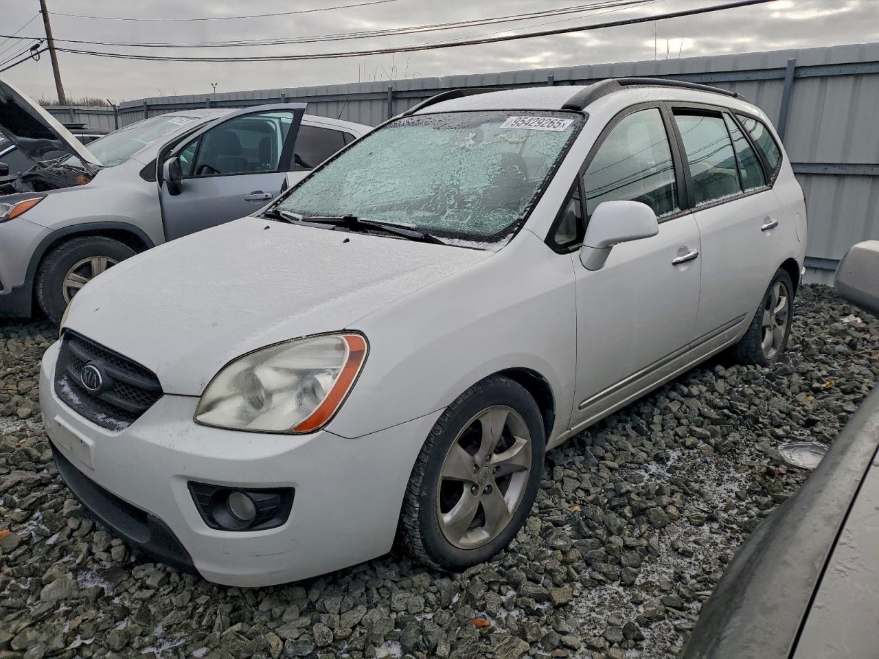 2008 Kia Rondo