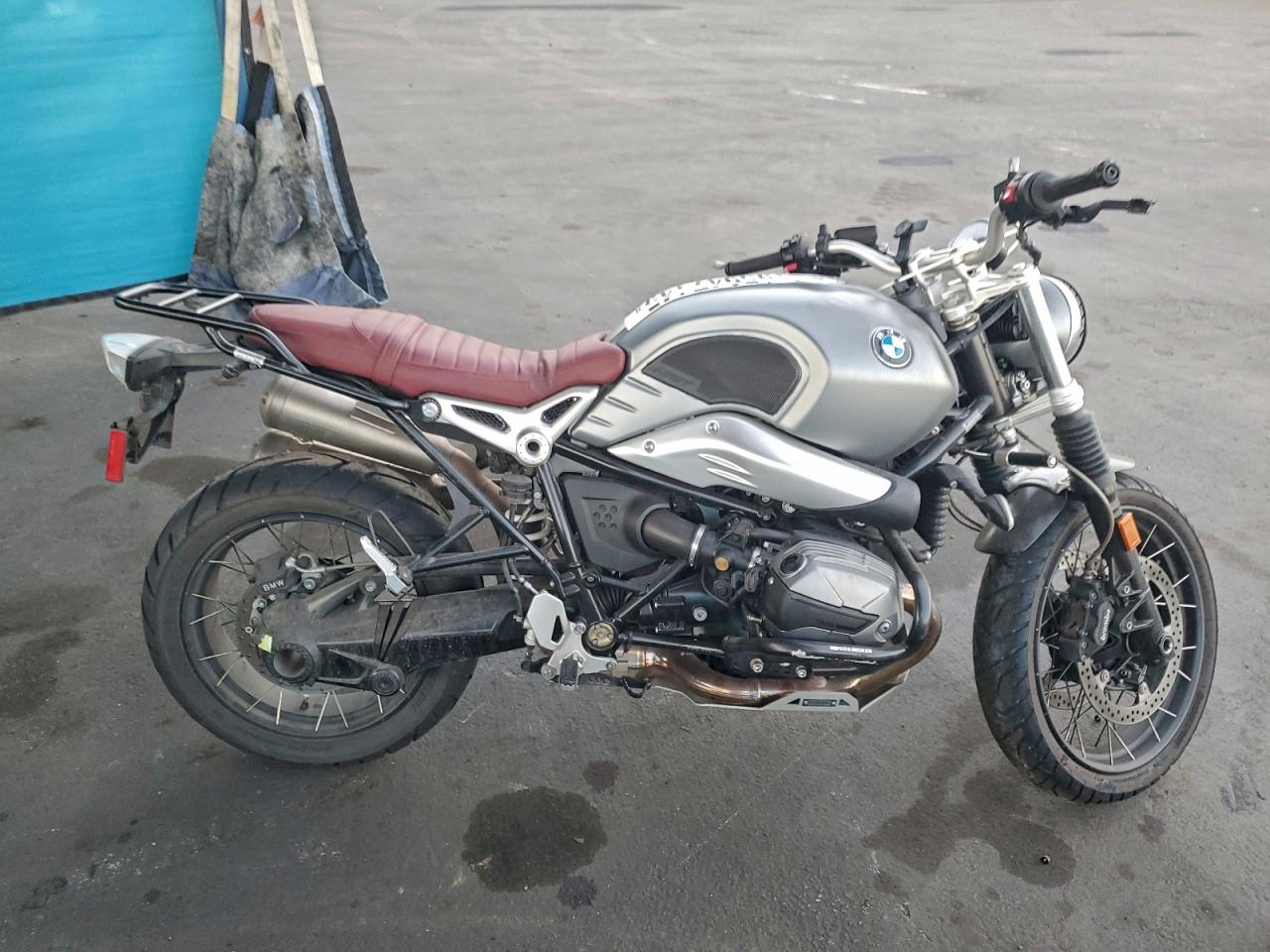 2023 BMW R