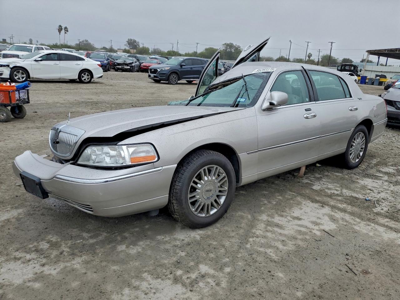 2009 Lincoln Town Car