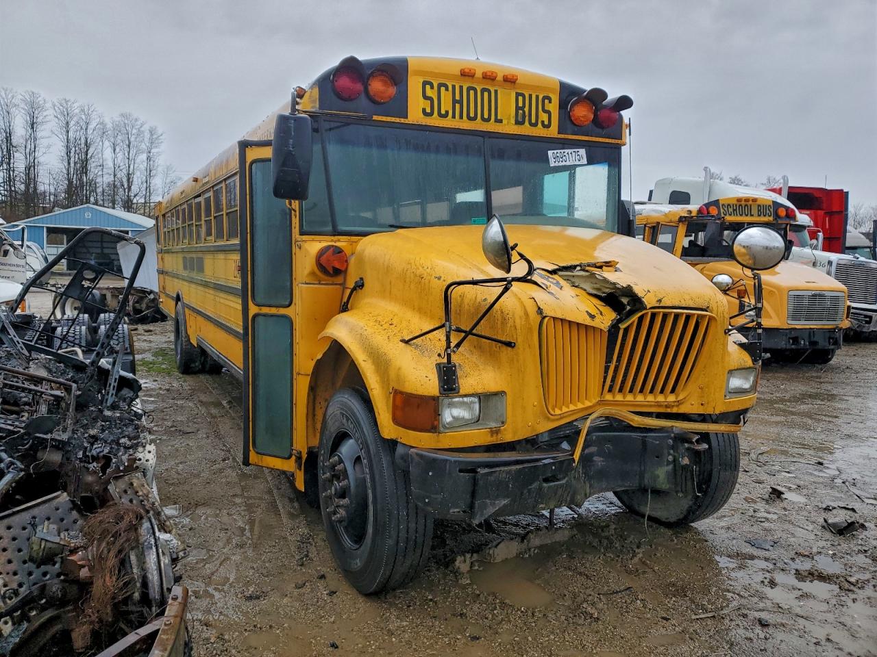 2001 International 3000 3800