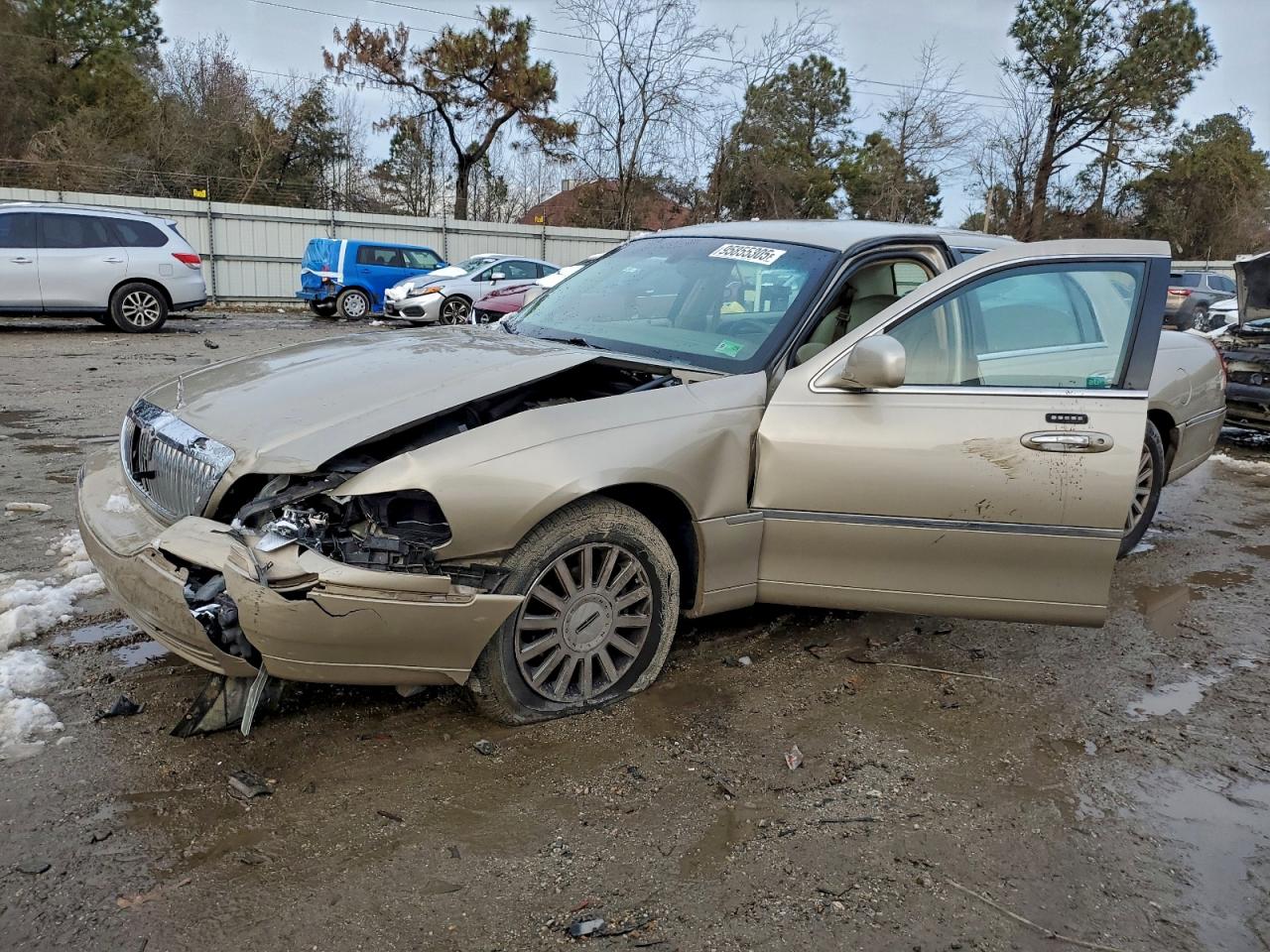 2005 Lincoln Town Car