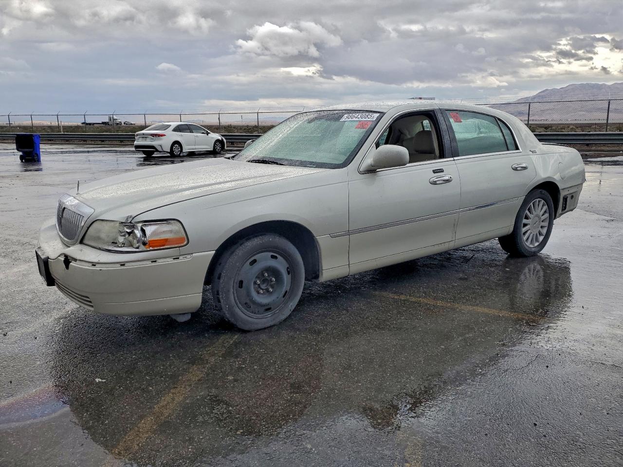 2005 Lincoln Town Car