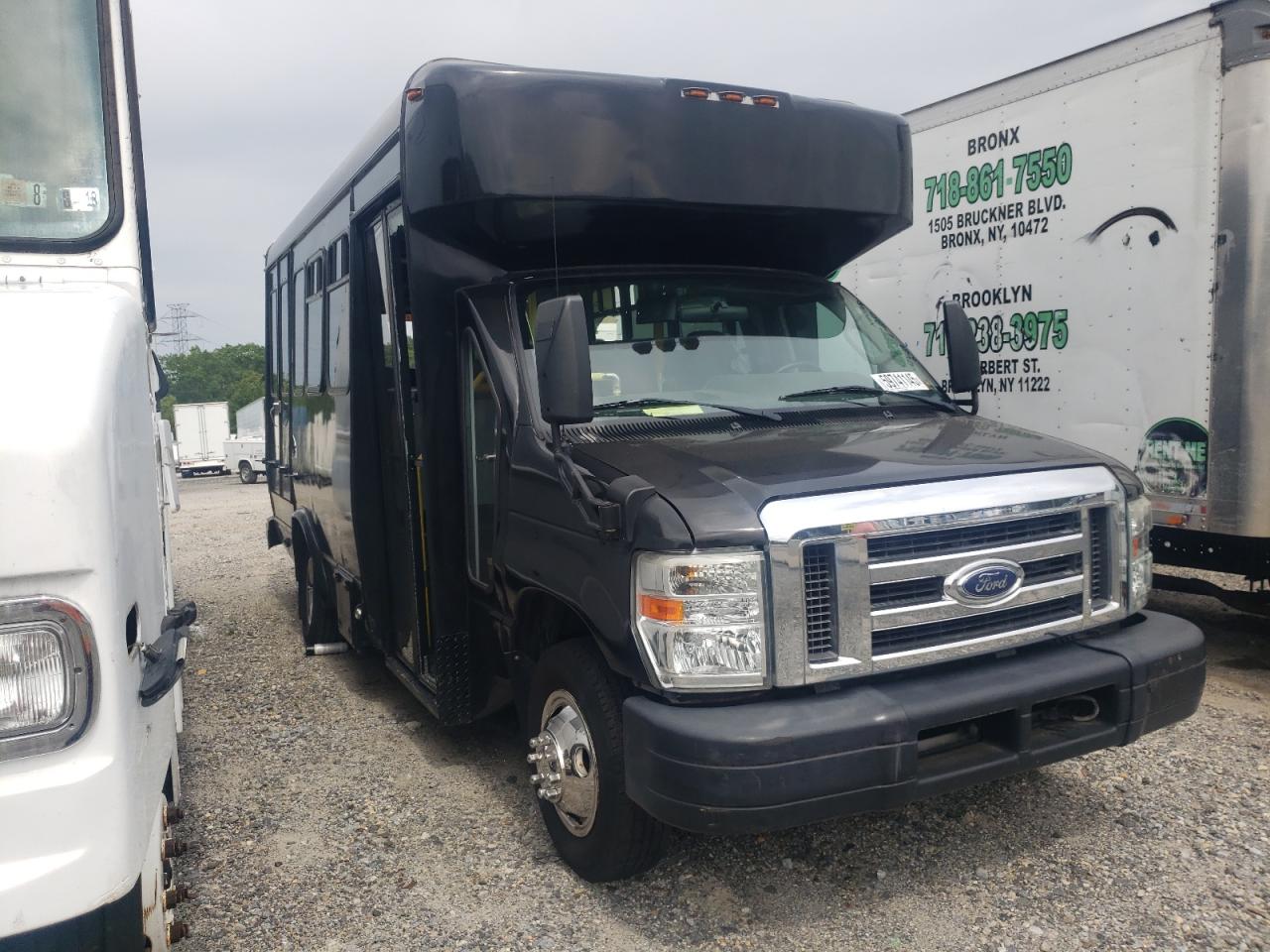 2011 Ford Econoline e350 super duty cutaway van
