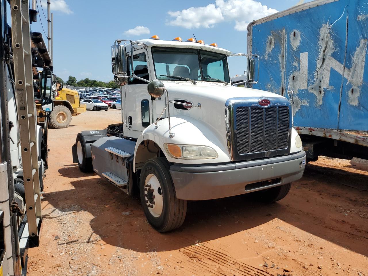 Peterbilt tractor 348