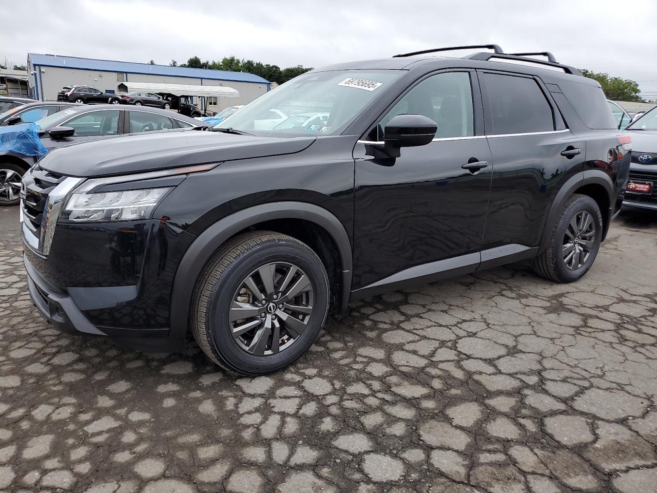 2022 Niss Pathfinder sv