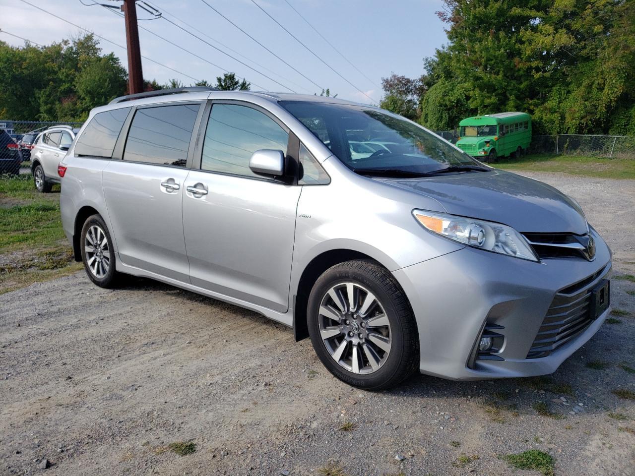 2018 Toyt Sienna xle