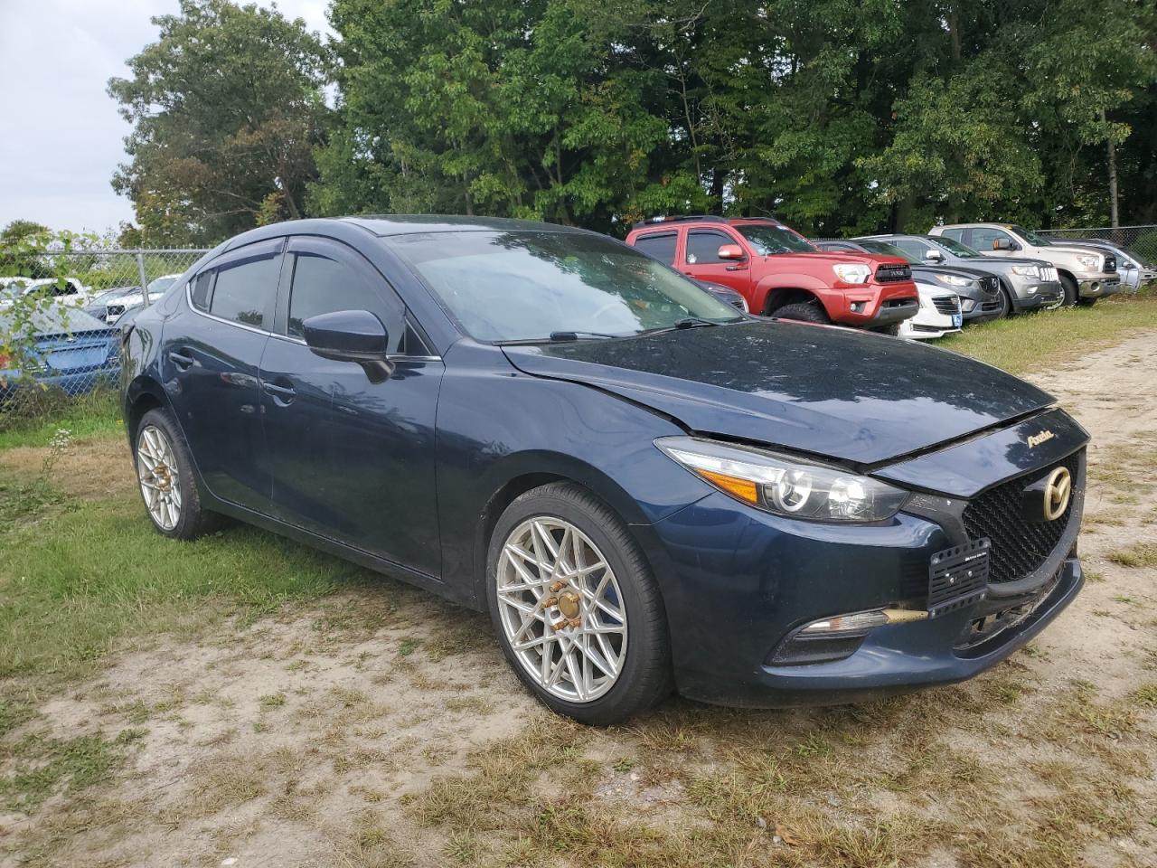 2018 Mazd 3 touring